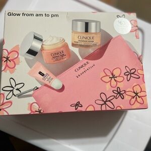 Clinique Skincare Essentials Set - Pink and White